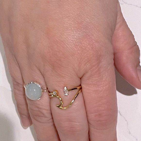 Curved Wave Ring - Picture 8 of 8